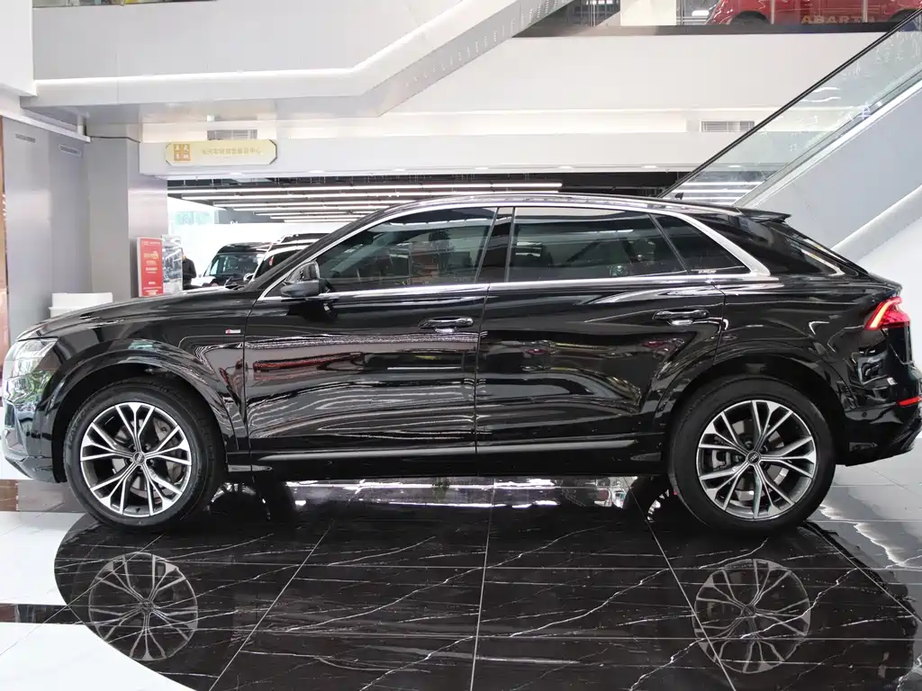 Audi Q8 2022 55 TFSI
