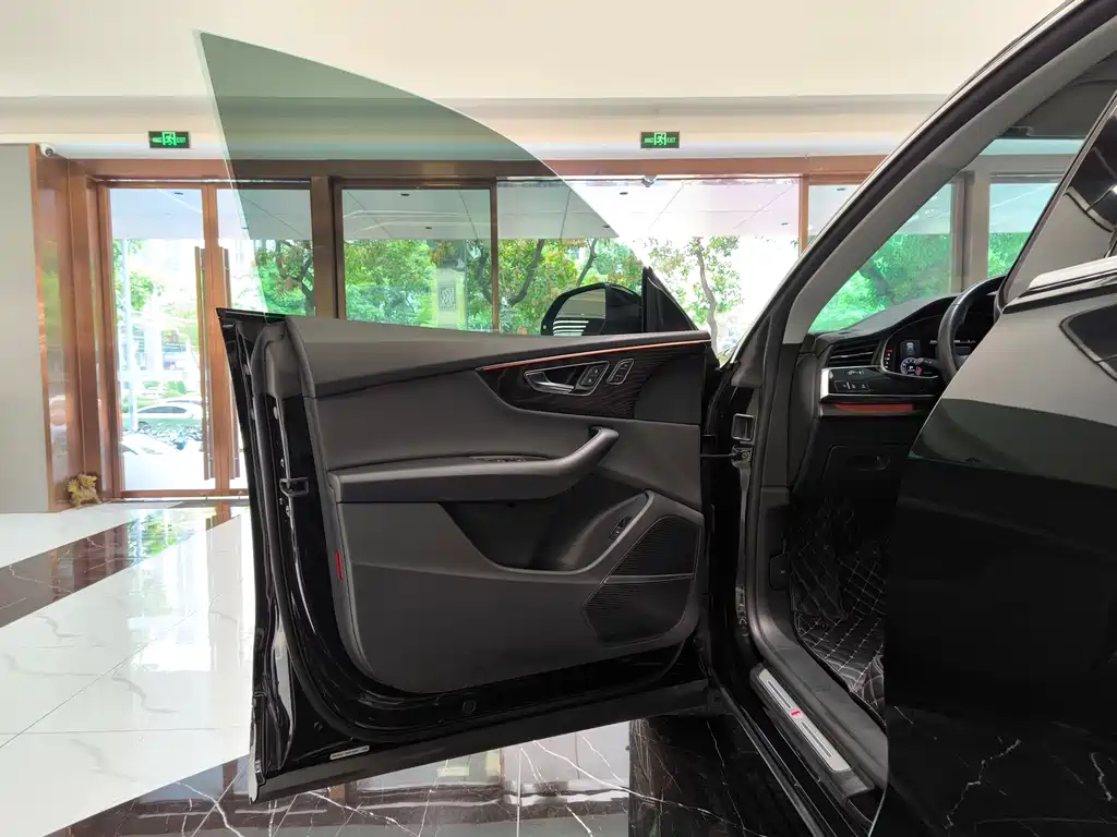 Audi Q8 2022 55 TFSI