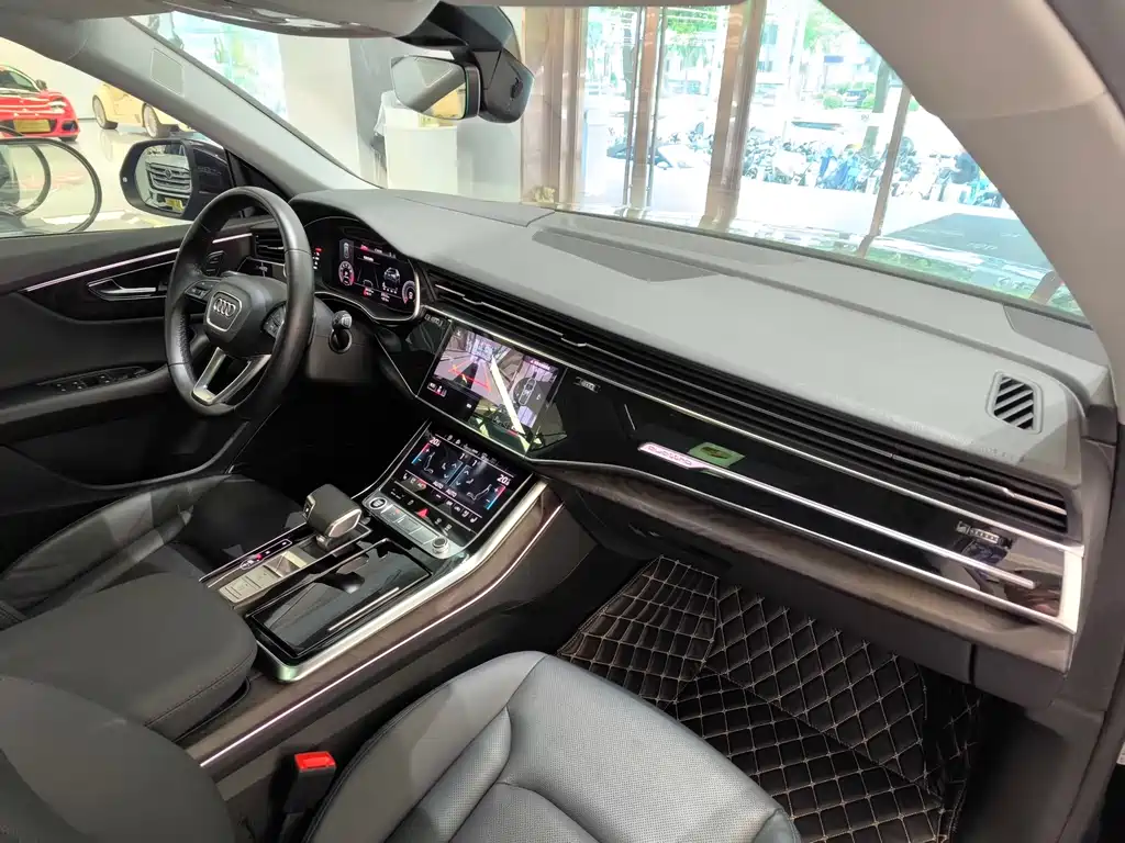 Audi Q8 2022 55 TFSI