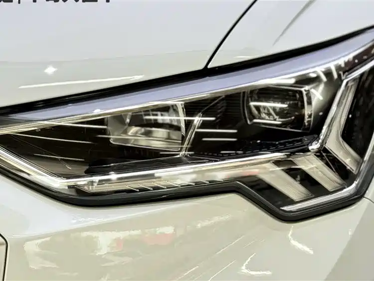 Audi Q3 2023 35 TFSI S Line