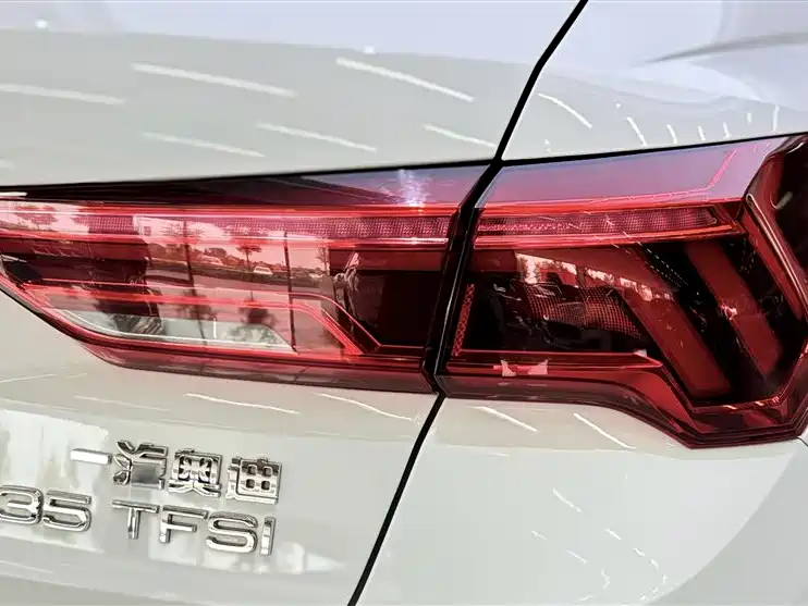 Audi Q3 2023 35 TFSI S Line