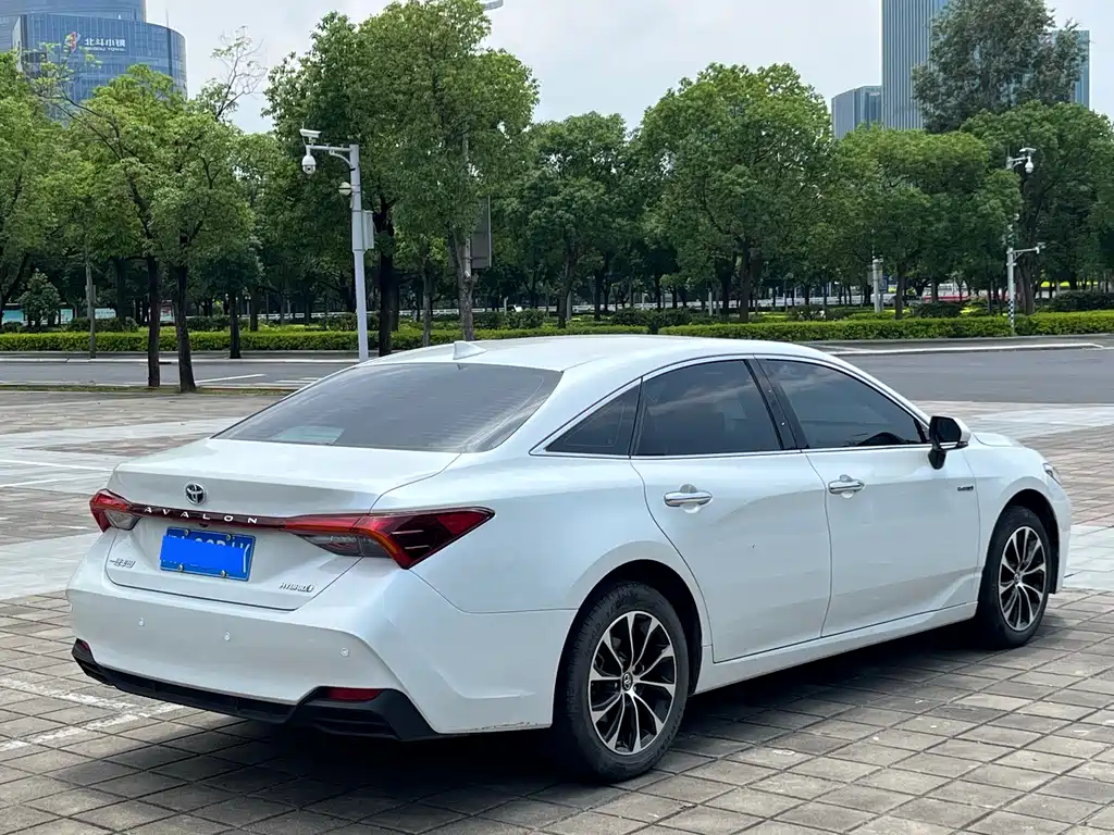 Toyota Avalon 2023 Hybrid 2.5L Luxury Edition