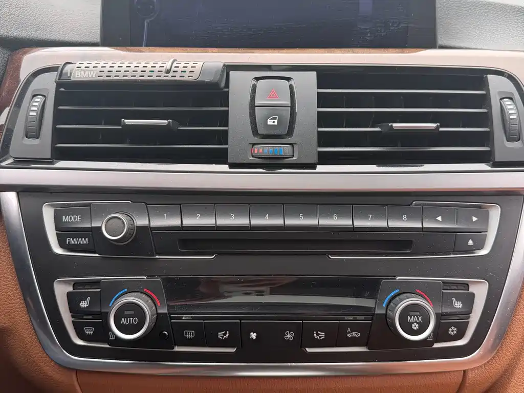 BMW 3 Series 2013 320Li Luxury Design Package