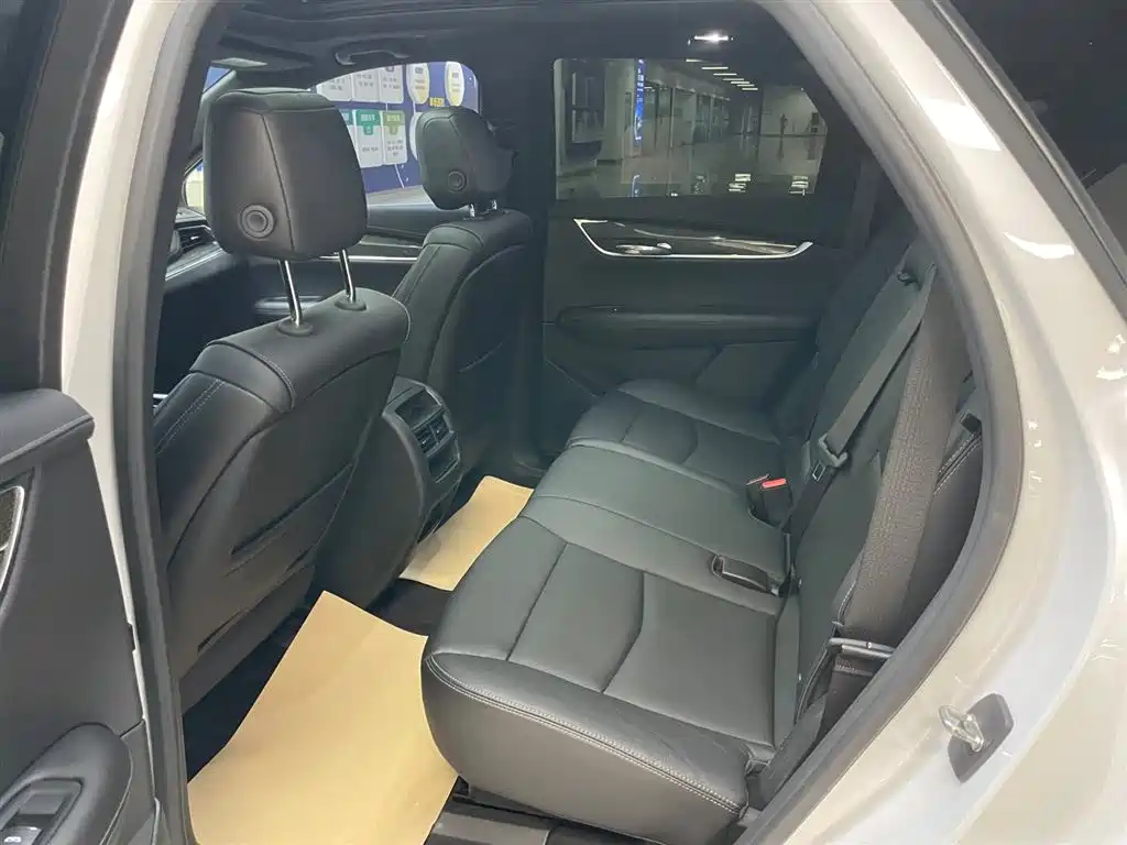 Cadillac XT5 2021 28T AWD Leading Sport Edition