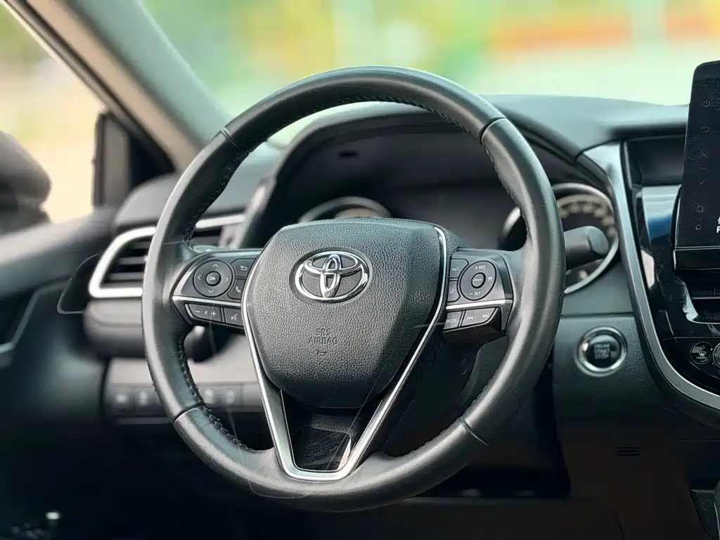 Toyota Camry 2023 2.0G Luxury