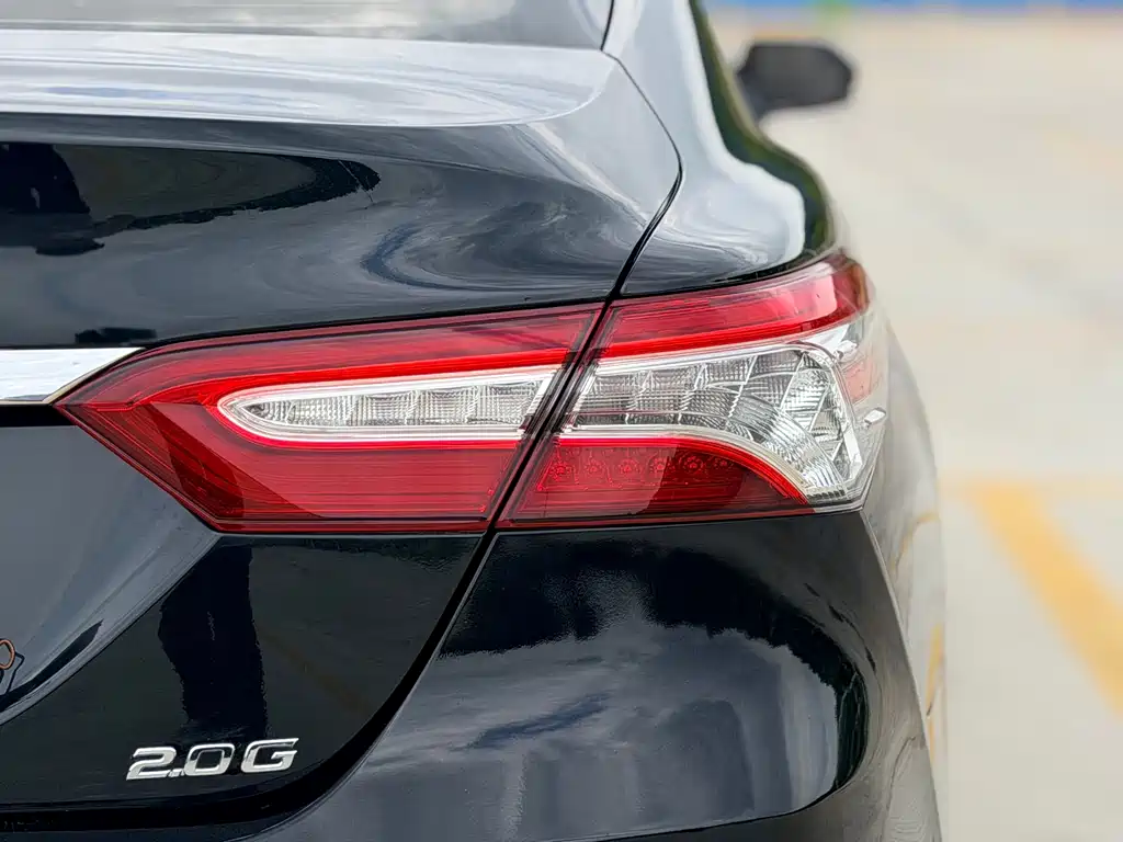 Toyota Camry 2023 2.0G Luxury