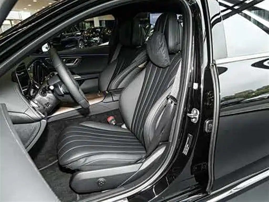 Mercedes-Benz E-Class 2025 E 300 L Luxury