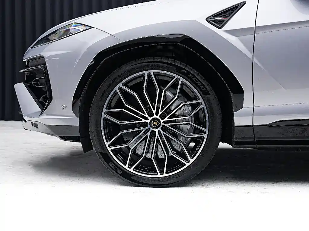 Lamborghini Urus SE 2025 4.0T Standard Edition