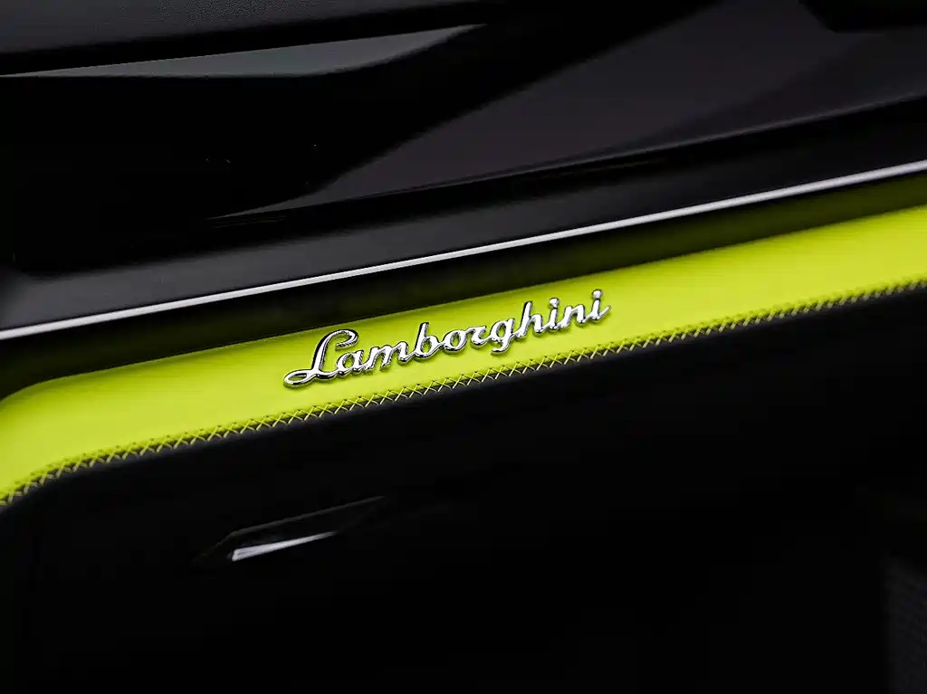 Lamborghini Urus SE 2025 4.0T Standard Edition