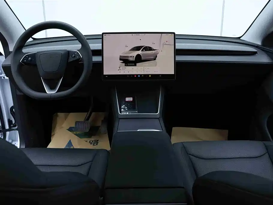 Model Y 2025 Rear-Wheel Drive