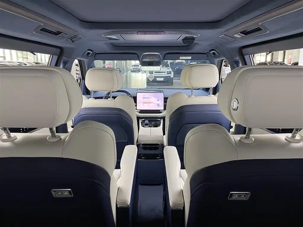 Zeekr 009 2024 7-Seater Aisle Edition AWD 108kWh