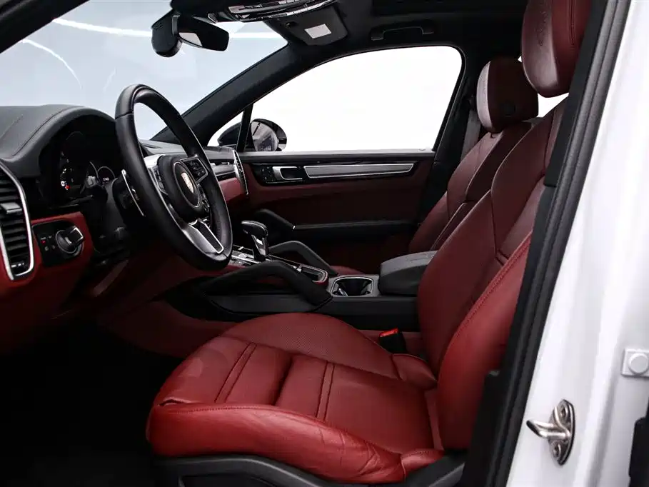 Porsche Cayenne 2023 Platinum Edition