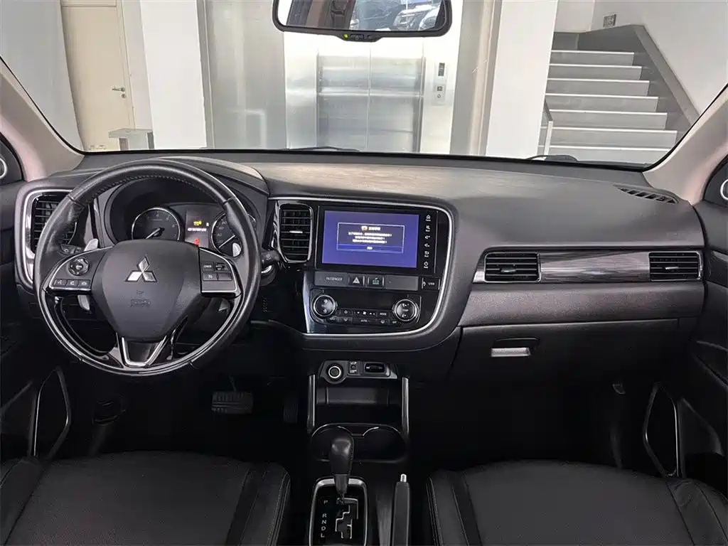Mitsubishi Outlander 2016 2.4L 4WD Luxury Edition 7-Seater