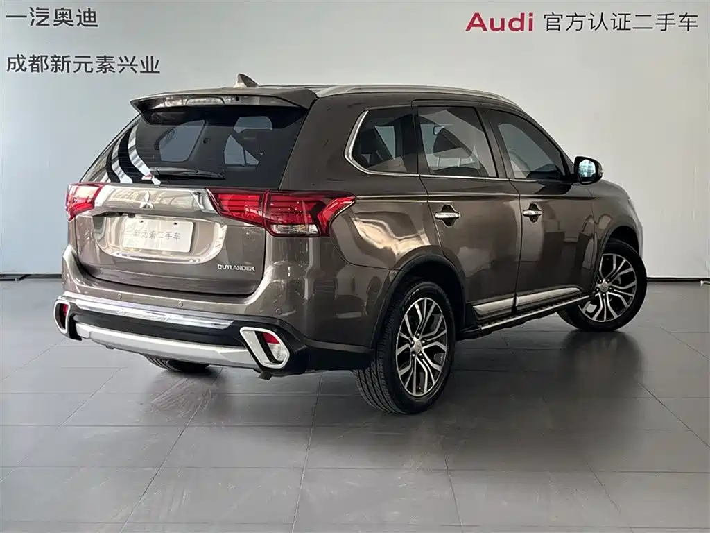 Mitsubishi Outlander 2016 2.4L 4WD Luxury Edition 7-Seater