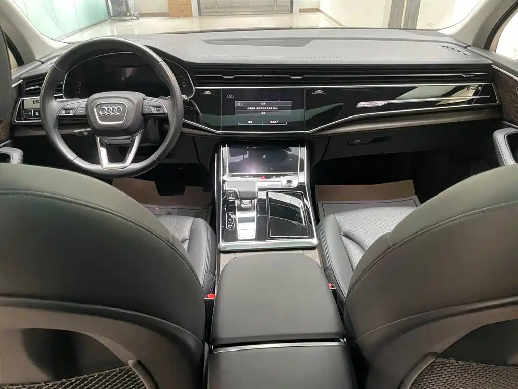 Audi Q7 2023 45 TFSI quattro S line Sport