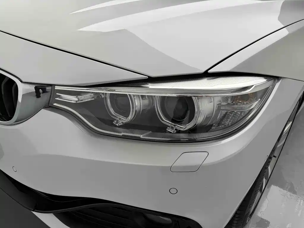 BMW 4 Series 440i Design Line