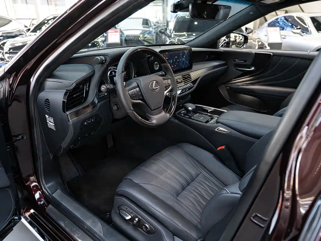 Lexus LS 2021 500h Luxury Edition