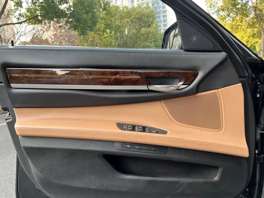 BMW 7 Series 2010 760Li