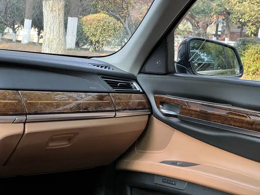 BMW 7 Series 2010 760Li