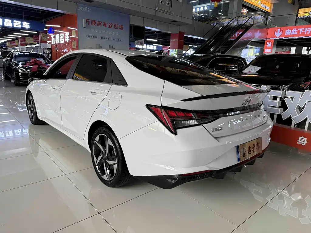 Hyundai Elantra 2022 240TGDi DCT LUX Premium Edition