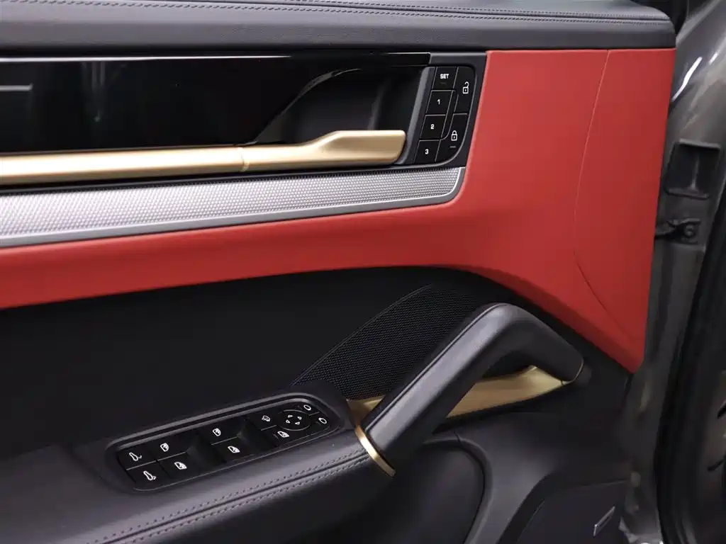 Porsche Cayenne 2024 3.0T