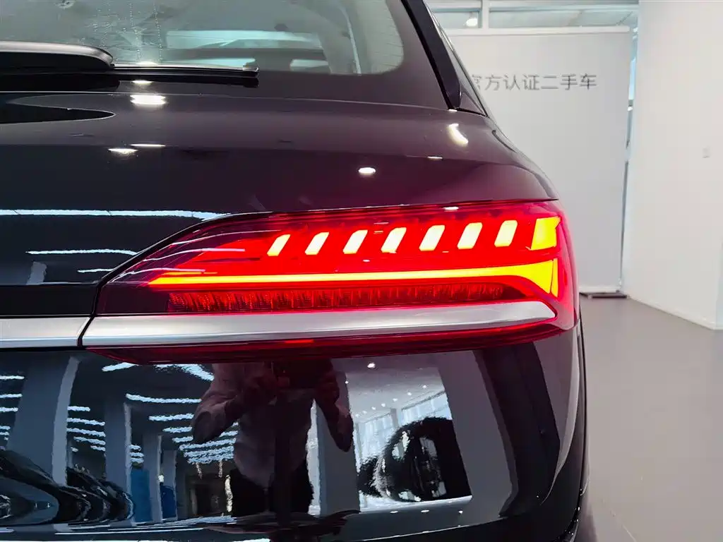 Audi Q7 2024 45 TFSI quattro S line Sport