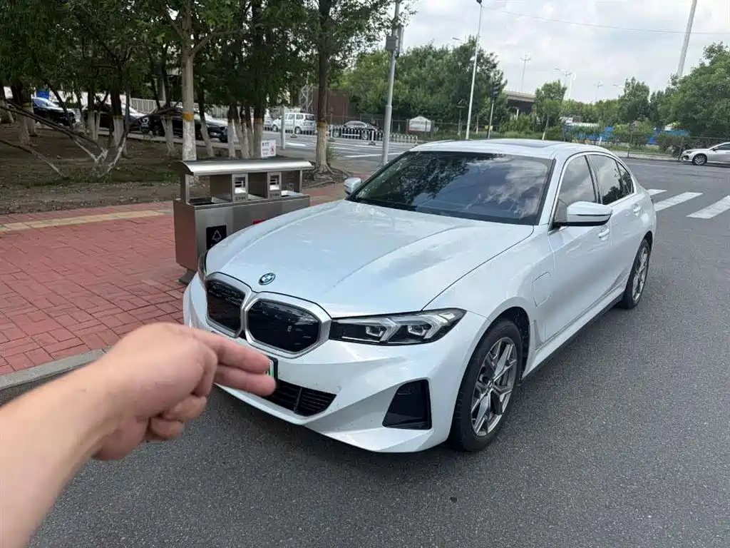 BMW i3 2024 eDrive 35 L