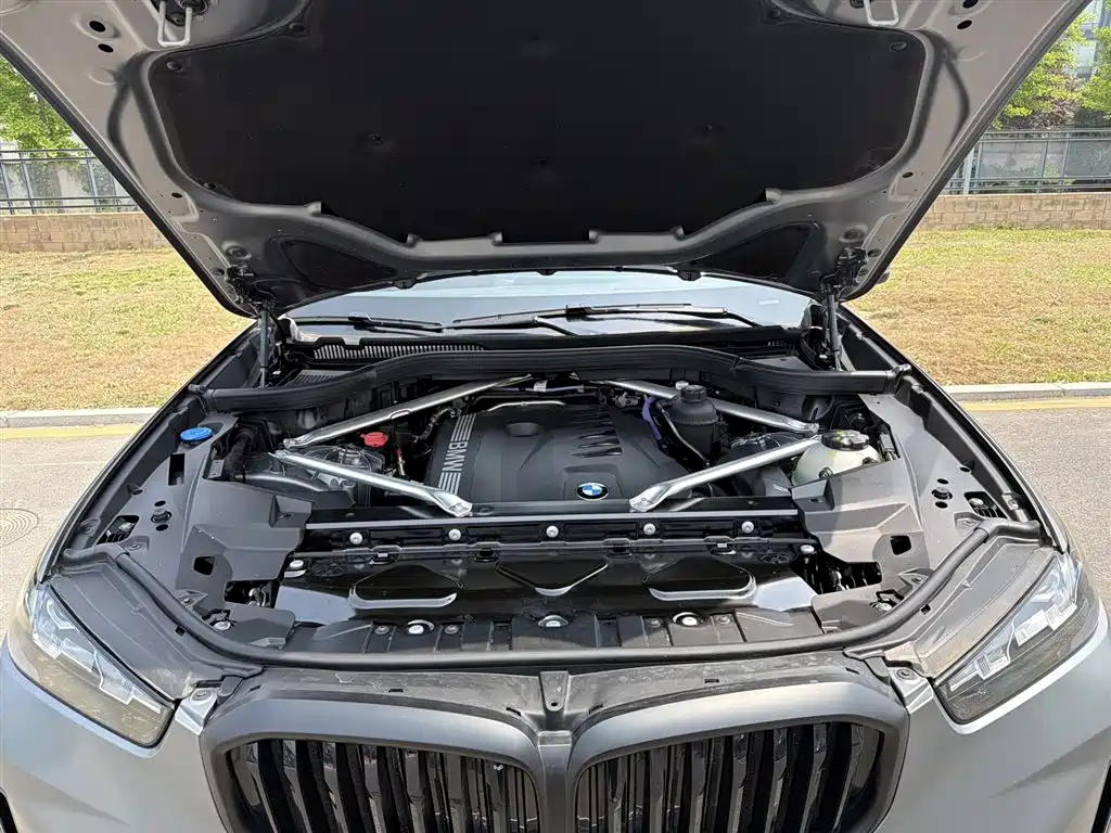 BMW X5 2025 xDrive 40Li M Sport Night Edition