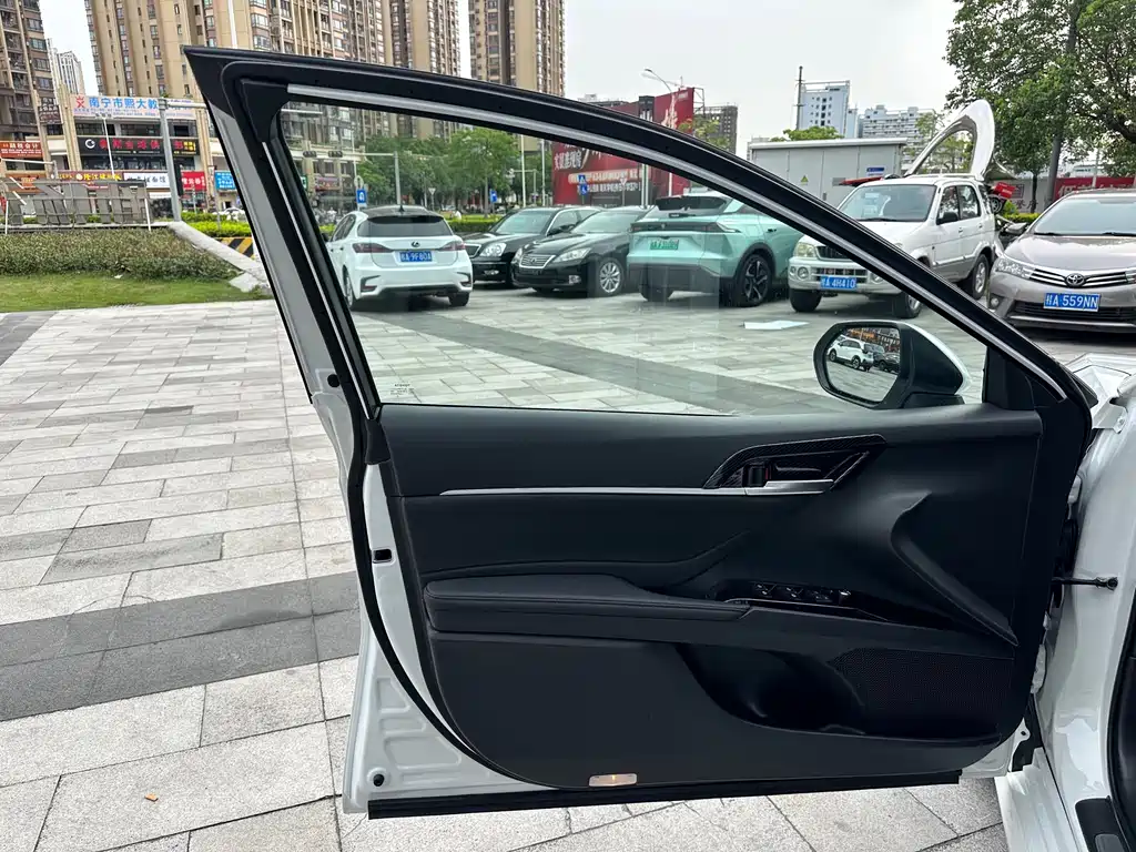 Camry 2019 2.5G Luxury Edition China VI