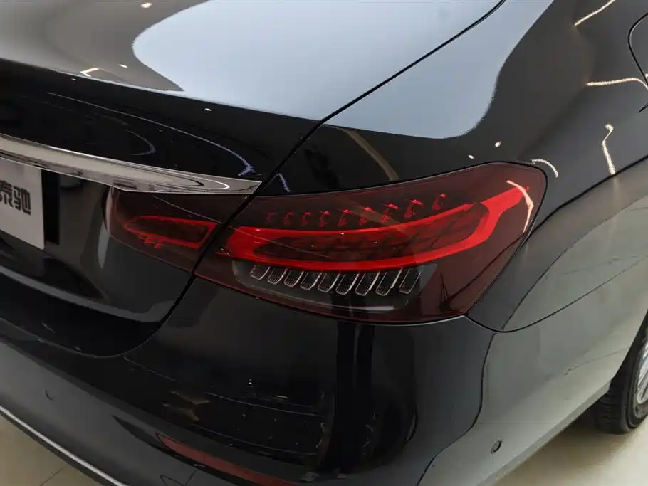 Mercedes-Benz E-Class 2022 Facelift III E 300 L Fashion Edition