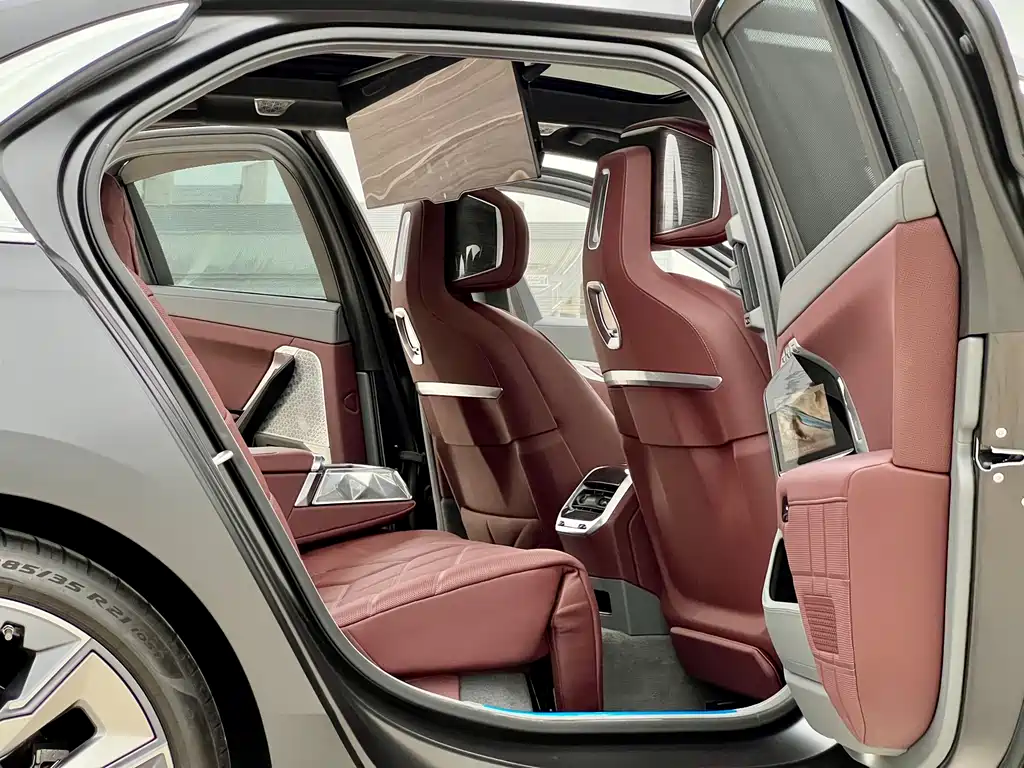 BMW 7 Series 2023 740Li Exclusive Edition Luxury Package