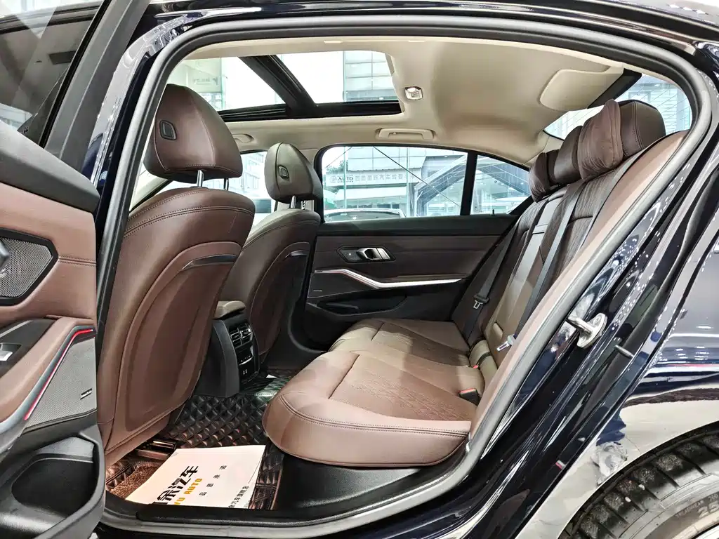 BMW 3 Series 2025 330Li M Sport Black Package