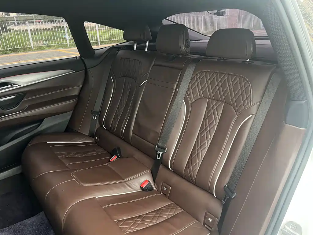 BMW 6 Series GT 2018 640i xDrive M Sport Package