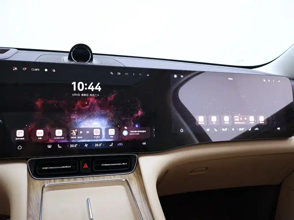 AITO M8 2025 EREV Max+ 53.4kWh 5-Seater (192-Line LiDAR)