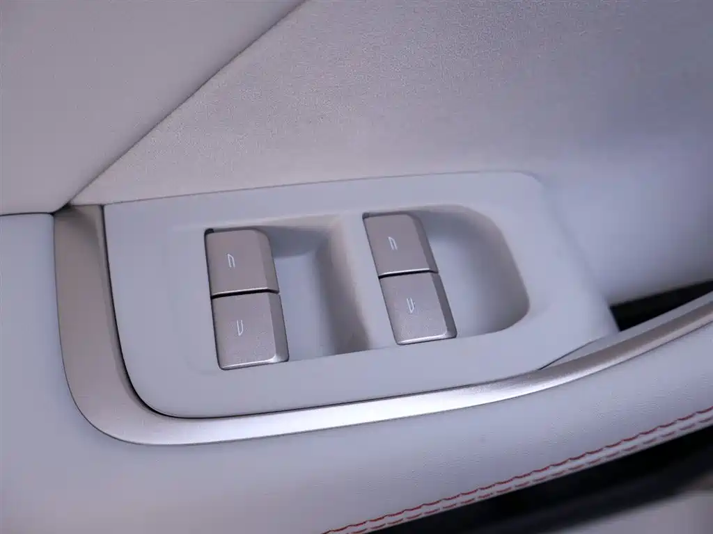 Onvo L60 2025 60kWh RWD