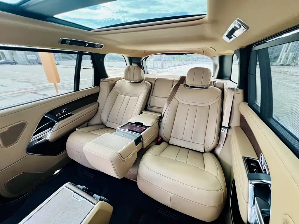 Range Rover 2024 3.0 L6 400PS Autobiography LWB