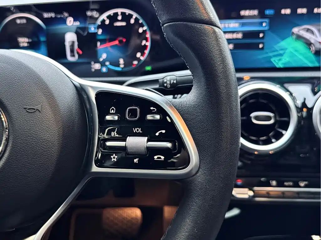 Mercedes-Benz A-Class 2022 A 200 L Sport Sedan Dynamic