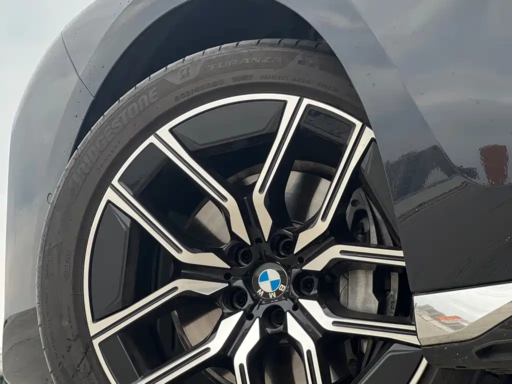 BMW 7 Series 2023 735Li M Sport Package