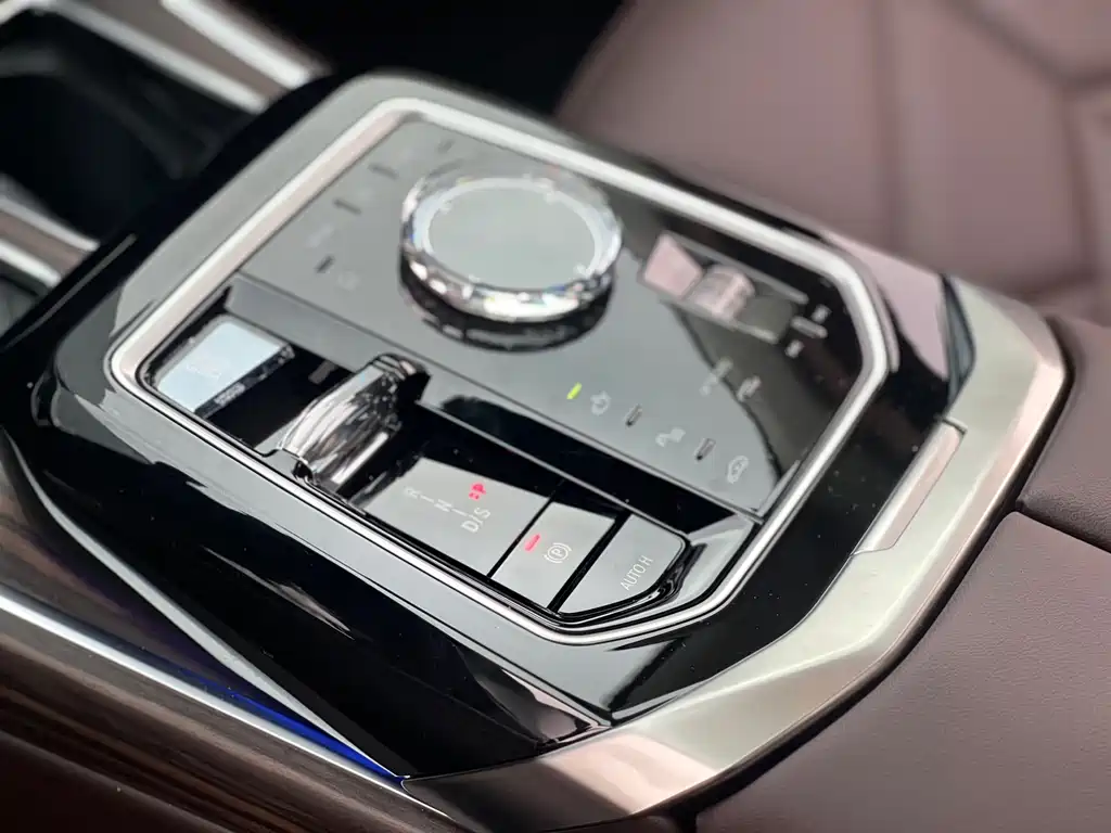 BMW 7 Series 2023 735Li M Sport Package