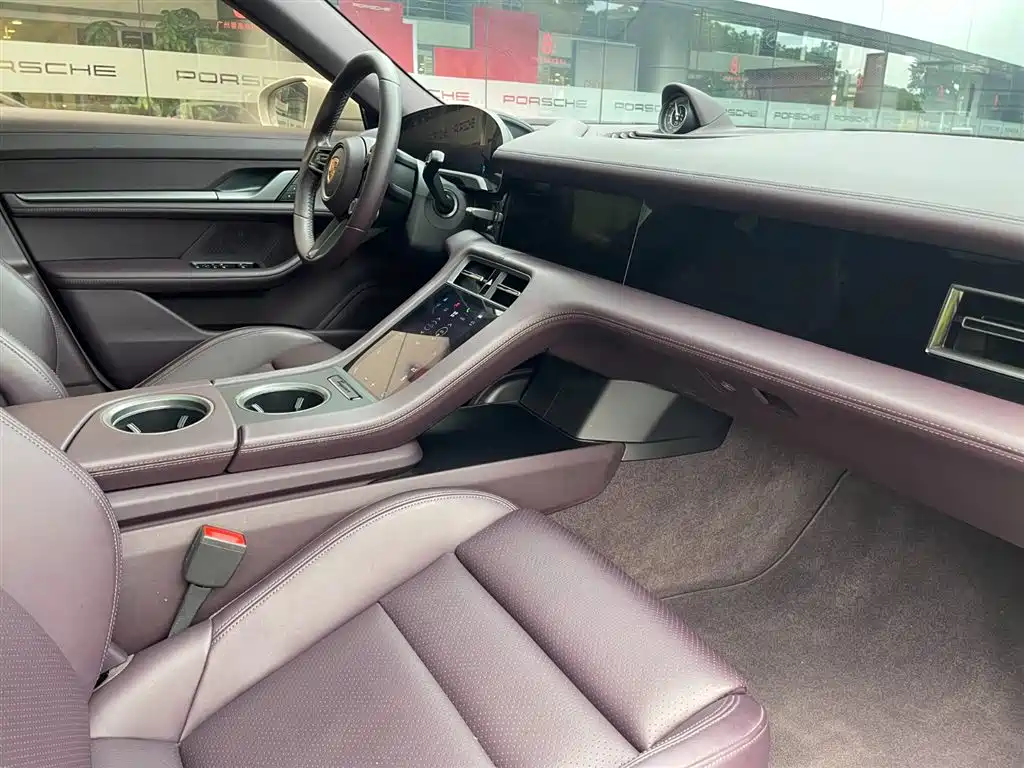 Porsche Taycan 2022
