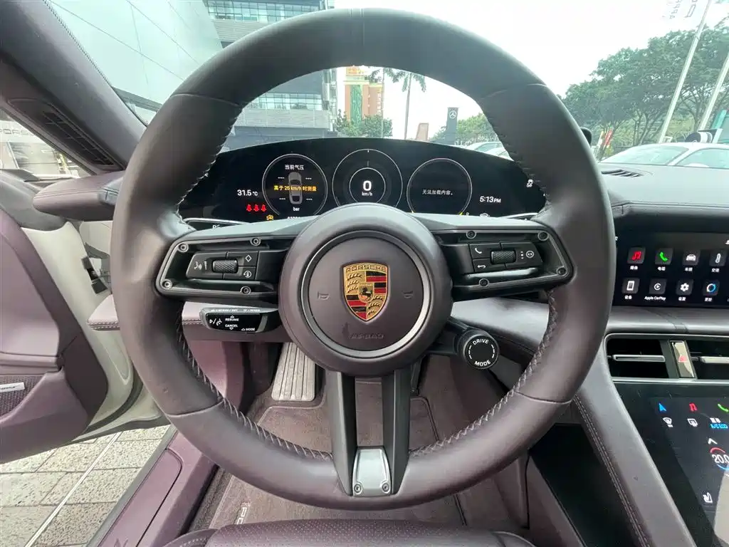 Porsche Taycan 2022