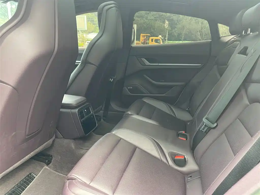 Porsche Taycan 2022
