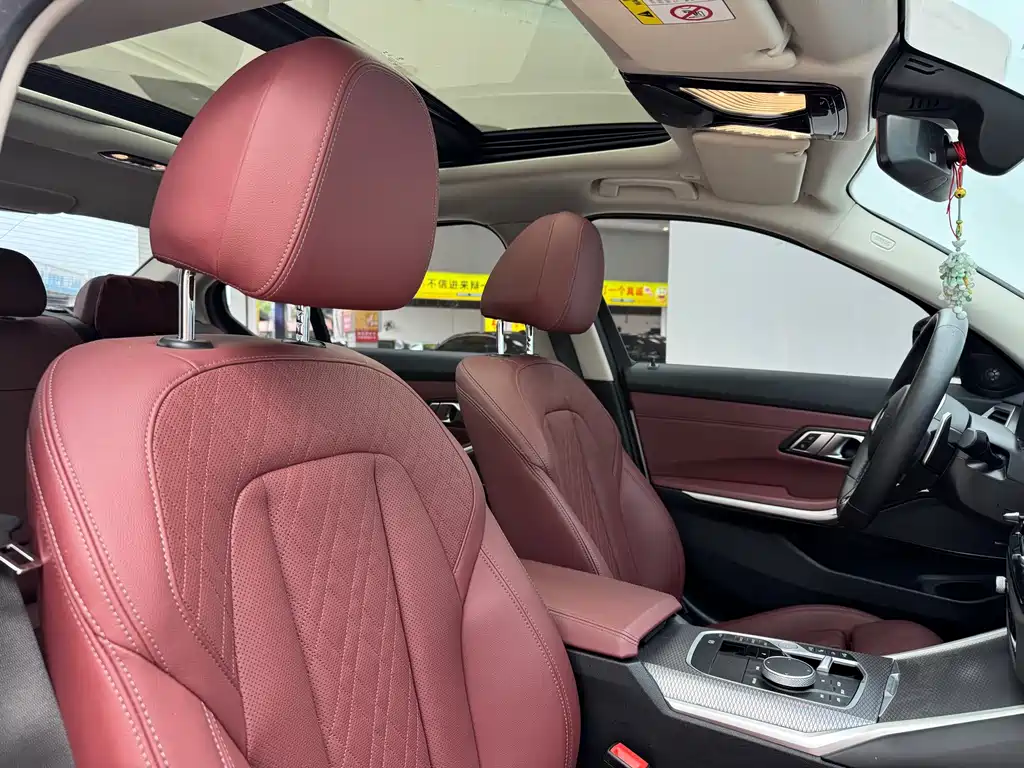BMW 3 Series 2025 330Li M Sport Night Edition