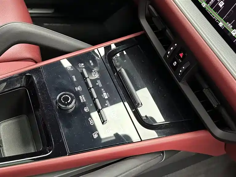 Porsche Cayenne 2024 3.0T