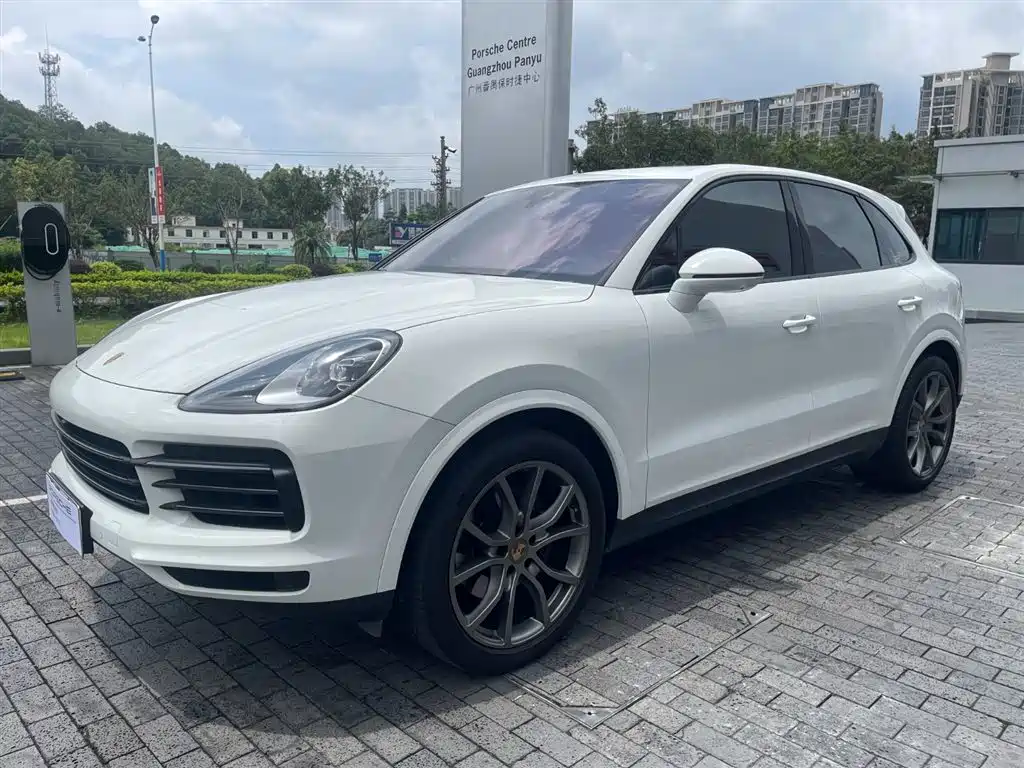 Porsche Cayenne 2023 3.0T Platinum Edition