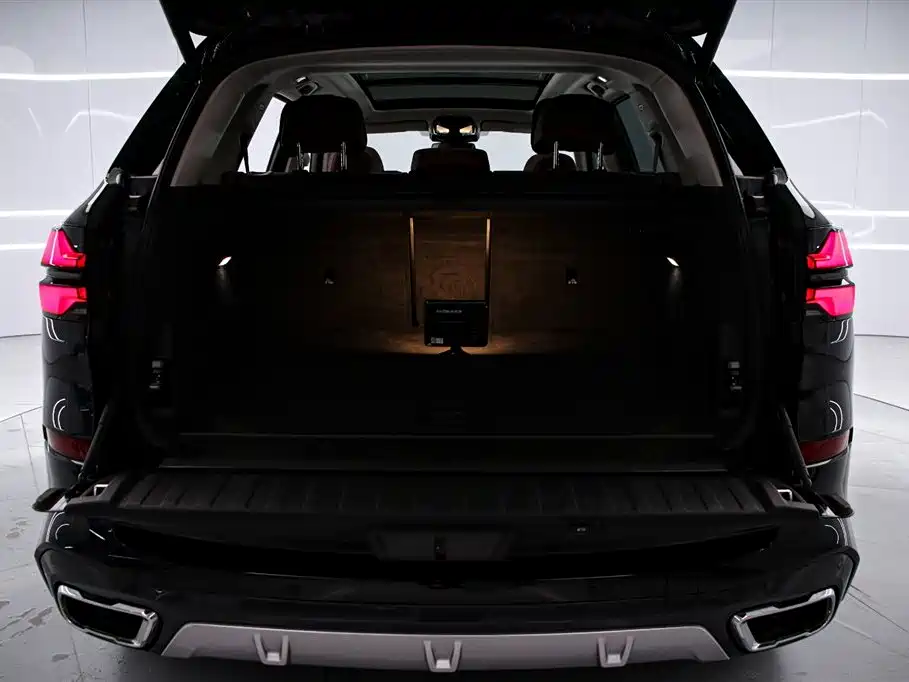 BMW X5 2023 xDrive 30Li Premium M Sport Package