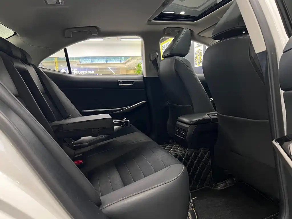 Lexus IS 300 2017