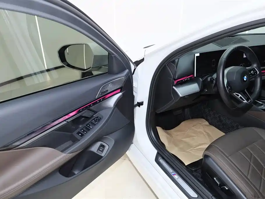 BMW 5 Series 2024 530Li Leading Edition M Sport Package