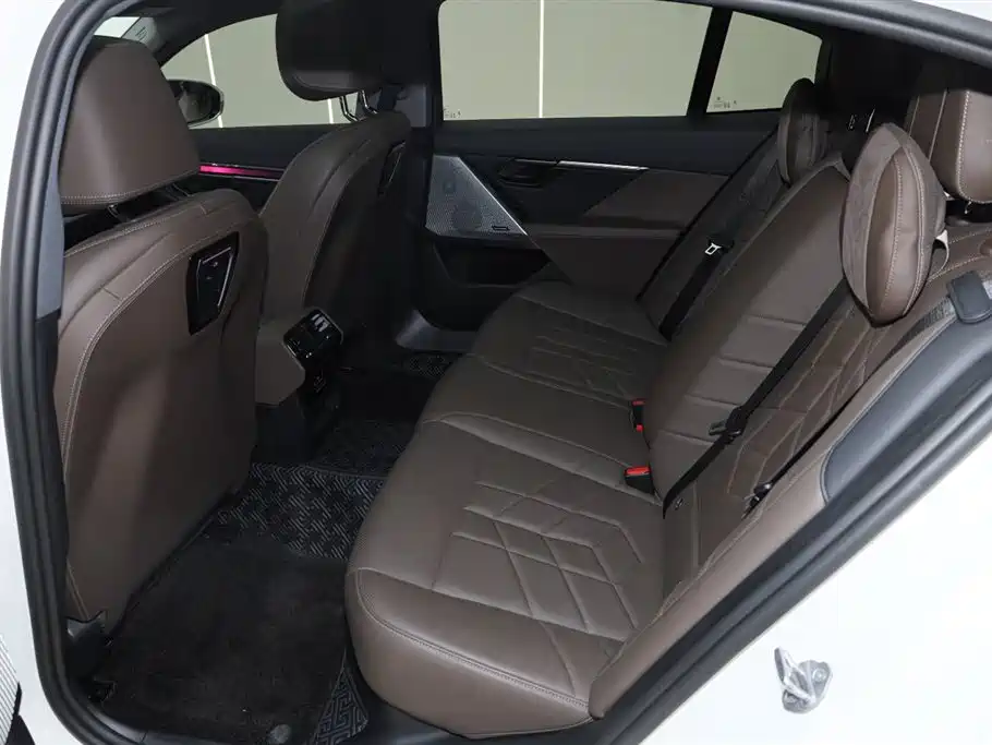 BMW 5 Series 2024 530Li Leading Edition M Sport Package
