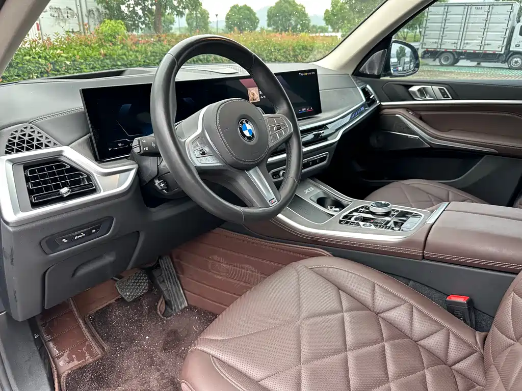 BMW X5 2025 xDrive 30Li Prestige Edition M Sport Night Package